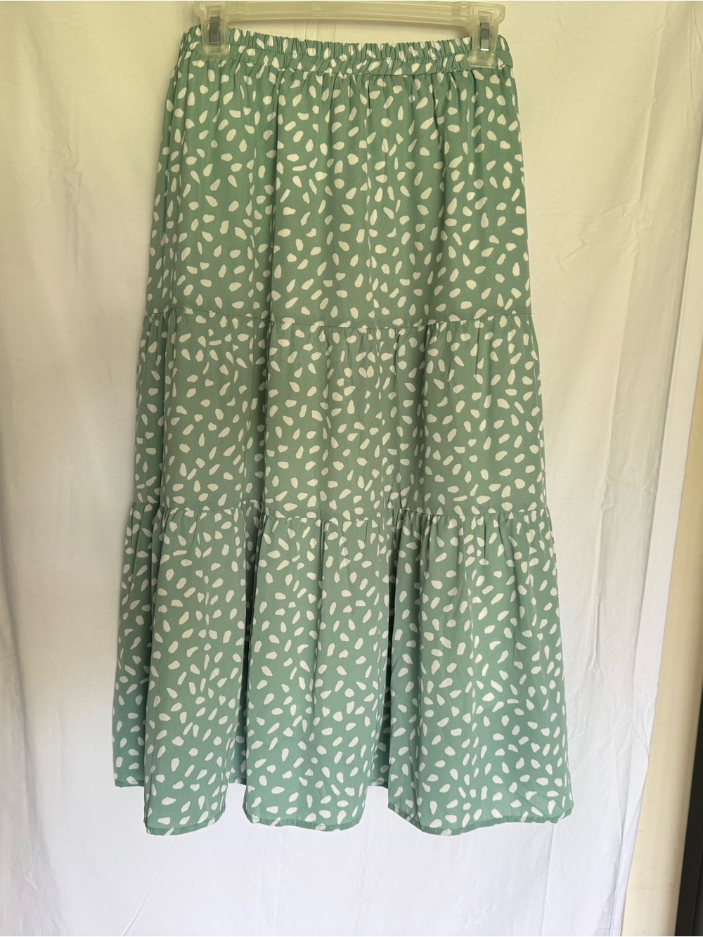NWT Merokeety Sage Green Tiered Polka Dot (Dash Design) Midi Skirt - Size L